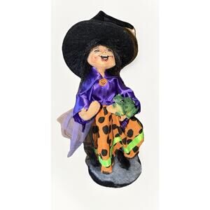 Annalee Halloween 75th Anniversary Witch Holding Frog 2010 RARE 11” Tall